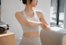 민소매 입기 망설여진다면? 겨드랑이 살과 부유방, 원인부터 관리법까지